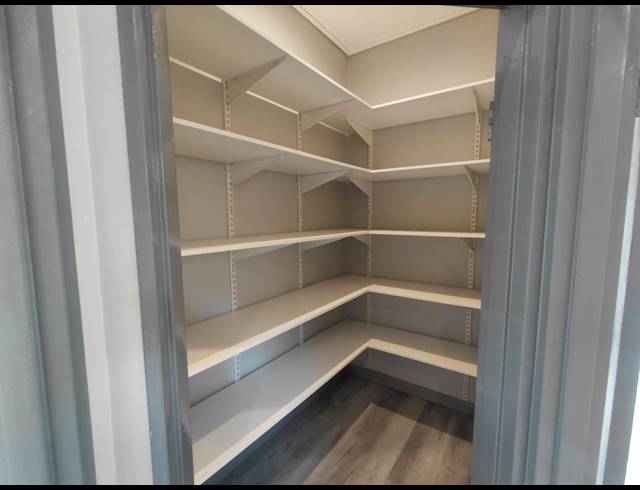 5 BEDROOM FREESTANDING FOR SALE IN BENDOR